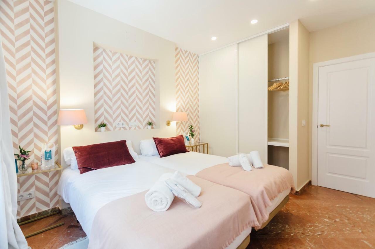 Stylish And Wide- 3Bdr 3Bth- Los Remedios Sevilla Eksteriør bilde