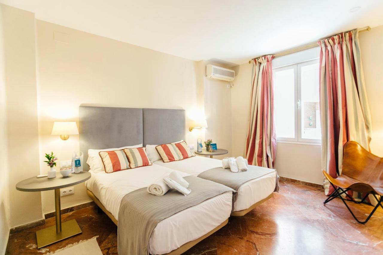 Stylish And Wide- 3Bdr 3Bth- Los Remedios Sevilla Eksteriør bilde