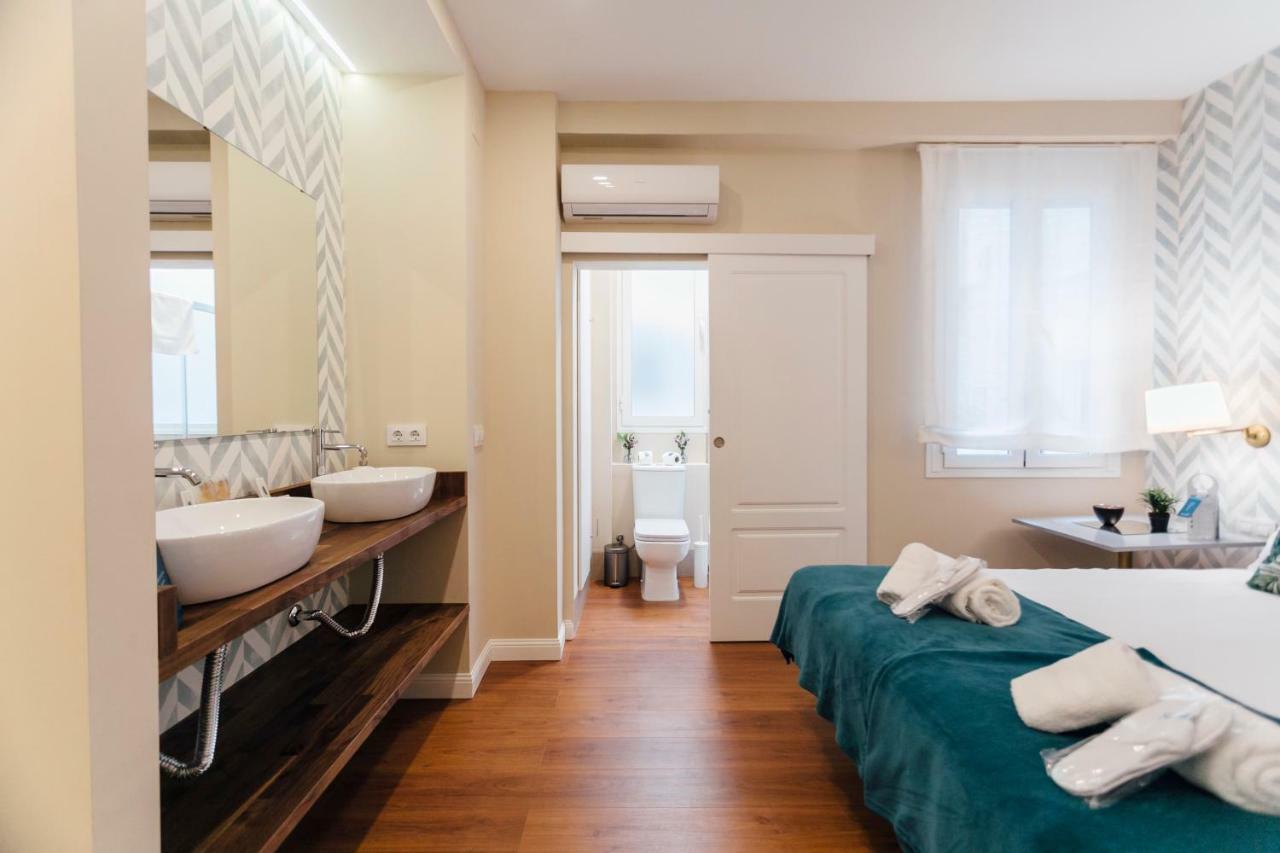 Stylish And Wide- 3Bdr 3Bth- Los Remedios Sevilla Eksteriør bilde