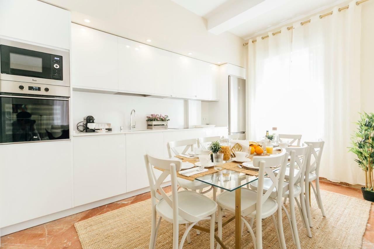 Stylish And Wide- 3Bdr 3Bth- Los Remedios Sevilla Eksteriør bilde