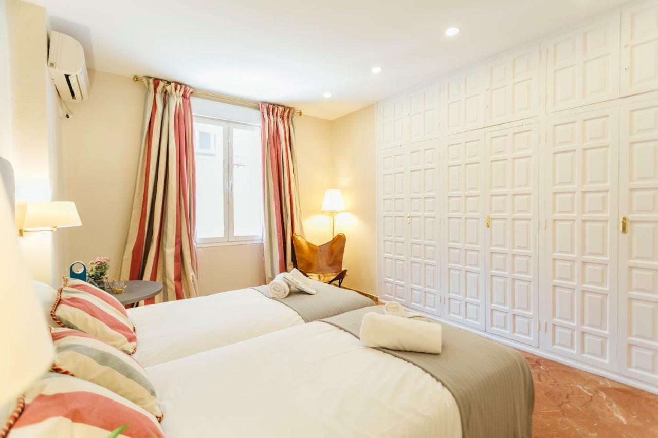Stylish And Wide- 3Bdr 3Bth- Los Remedios Sevilla Eksteriør bilde